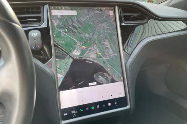 Tesla Model S (2018) thumbnail 6