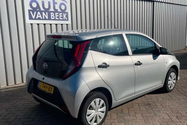 Toyota Aygo (2021) thumbnail 4