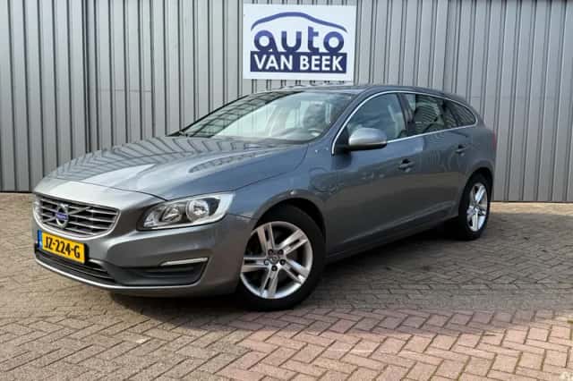 Volvo V60 (2016) thumbnail 1