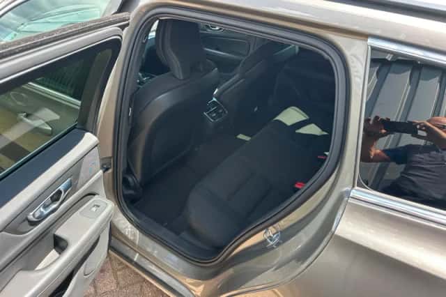 Volvo V60 (2021) thumbnail 6