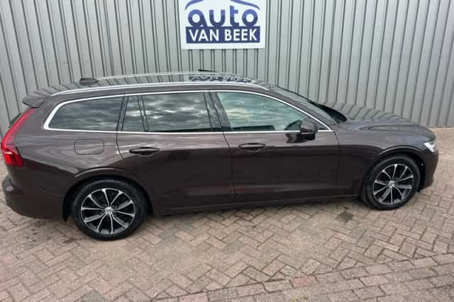Volvo V60 (2020) thumbnail 1