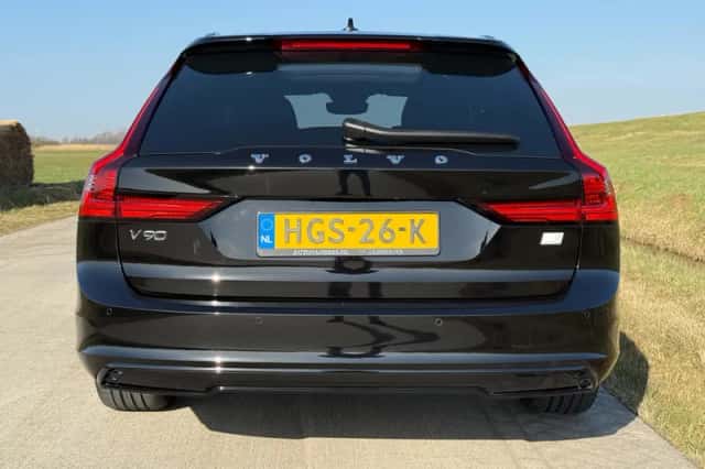 Volvo V90 (2021) thumbnail 2