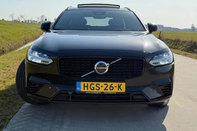 Volvo V90 (2021) thumbnail 3