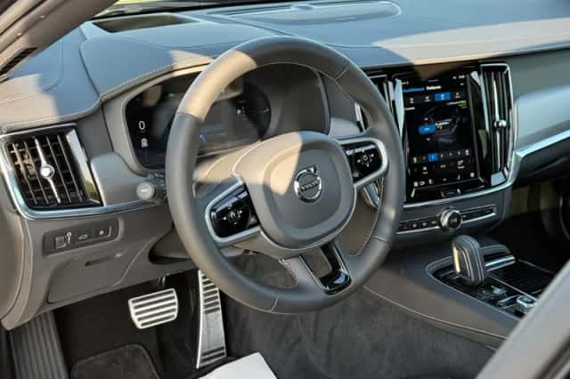 Volvo V90 (2021) thumbnail 6