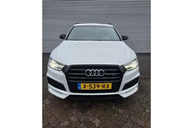 Audi Q3 (2017) thumbnail 4