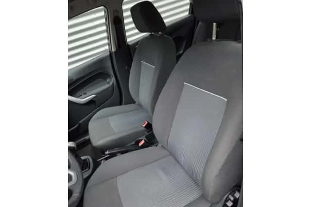 Ford Fiesta (2012) thumbnail 3