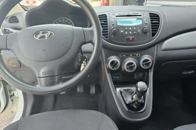 Hyundai i10 (2013) thumbnail 3