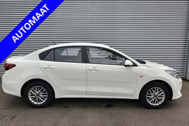 Kia Rio (2018) thumbnail 1