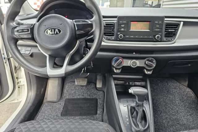 Kia Rio (2018) thumbnail 3