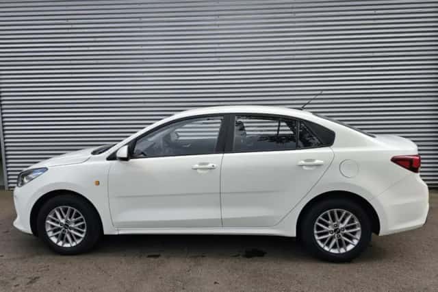 Kia Rio (2018) thumbnail 4