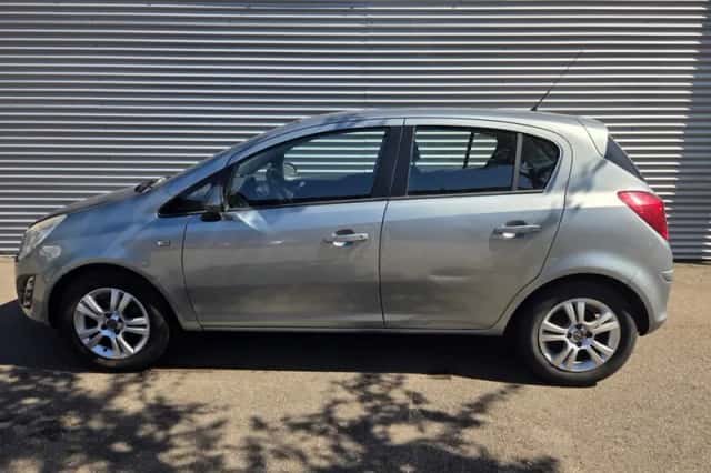 Opel Corsa (2013) thumbnail 4