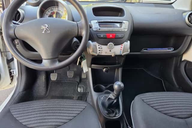 Peugeot 107 (2012) thumbnail 3
