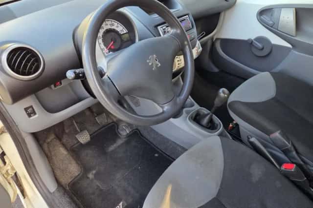 Peugeot 107 (2011) thumbnail 3