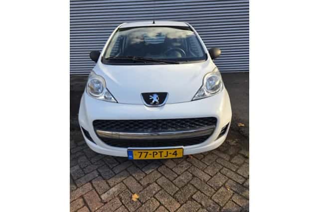 Peugeot 107 (2011) thumbnail 5