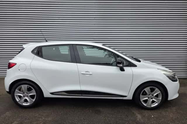 Renault Clio (2015) thumbnail 1