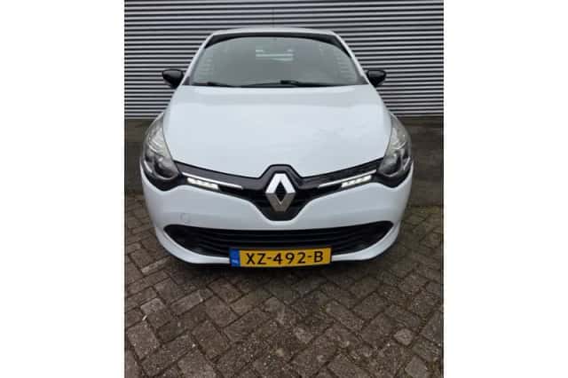 Renault Clio (2015) thumbnail 5