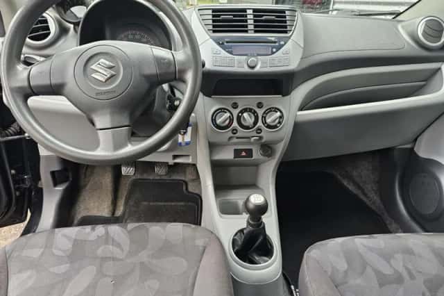 Suzuki Alto (2010) thumbnail 3