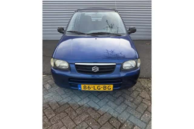 Suzuki Alto (2002) thumbnail 5