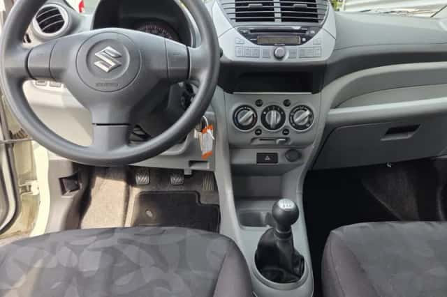 Suzuki Alto (2012) thumbnail 3