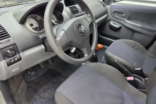 Suzuki Ignis (2005) thumbnail 2