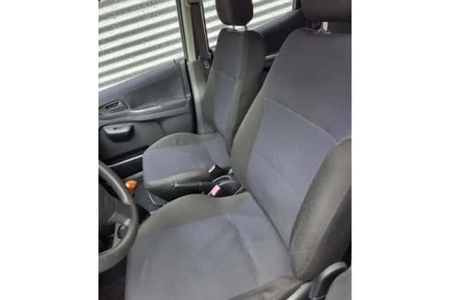Suzuki Ignis (2005) thumbnail 3