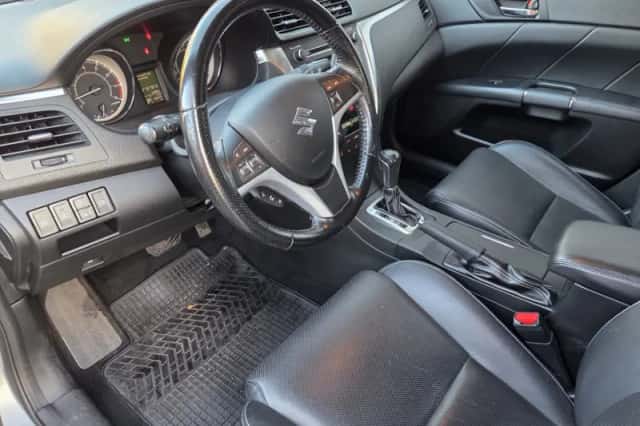 Suzuki Kizashi (2011) thumbnail 3