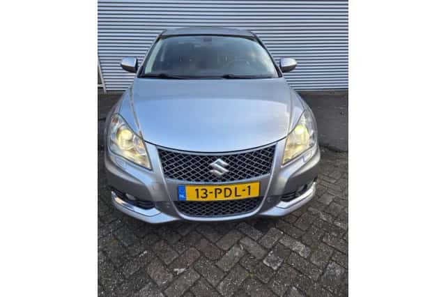Suzuki Kizashi (2011) thumbnail 5