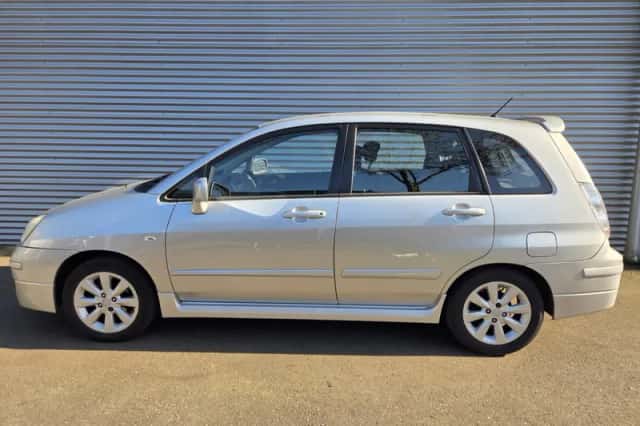 Suzuki Liana (2006) thumbnail 4