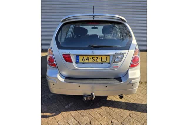 Suzuki Liana (2006) thumbnail 6