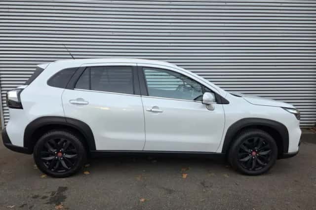 Suzuki S-Cross (2022) thumbnail 1