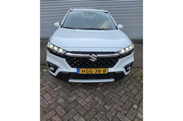 Suzuki S-Cross (2022) thumbnail 5