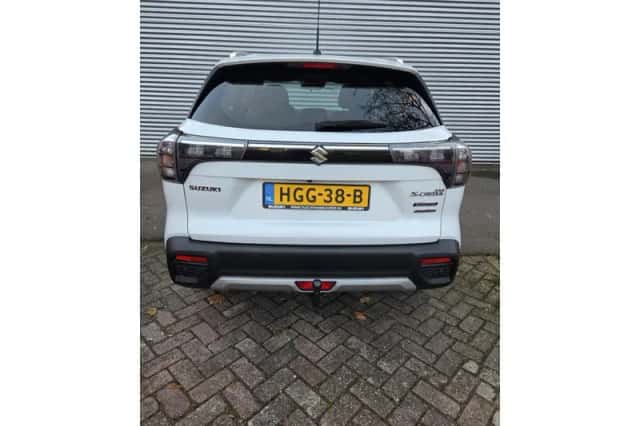 Suzuki S-Cross (2022) thumbnail 6
