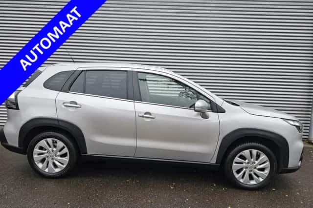 Suzuki S-Cross (2023) thumbnail 1