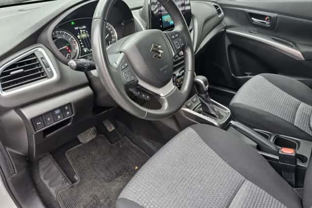 Suzuki S-Cross (2023) thumbnail 3