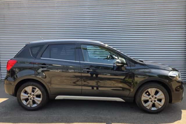 Suzuki S-Cross (2018) thumbnail 1