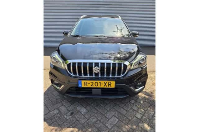 Suzuki S-Cross (2018) thumbnail 5