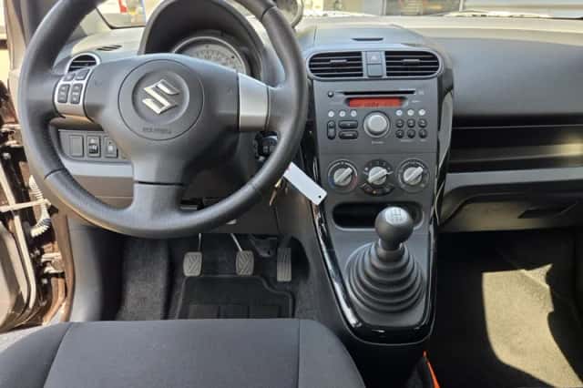 Suzuki Splash (2013) thumbnail 2