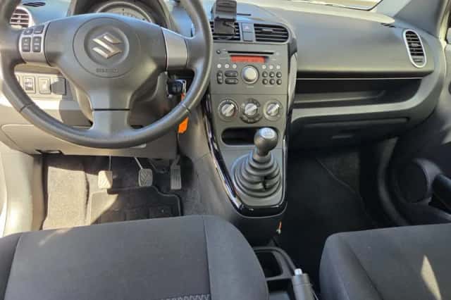 Suzuki Splash (2015) thumbnail 6
