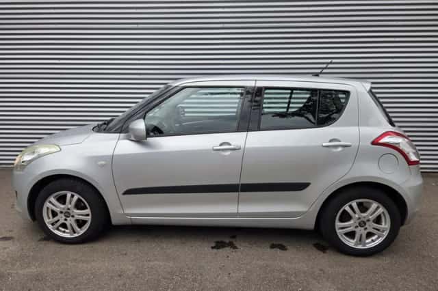 Suzuki Swift (2012) thumbnail 4