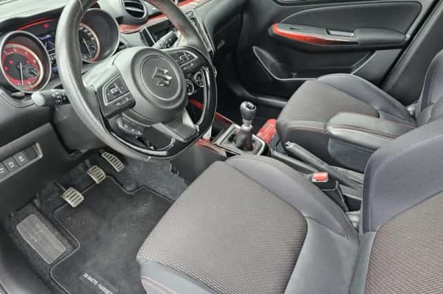 Suzuki Swift (2019) thumbnail 3