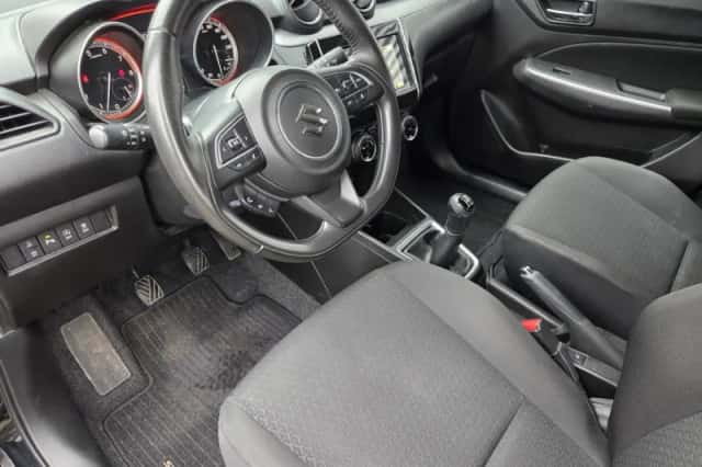 Suzuki Swift (2023) thumbnail 2