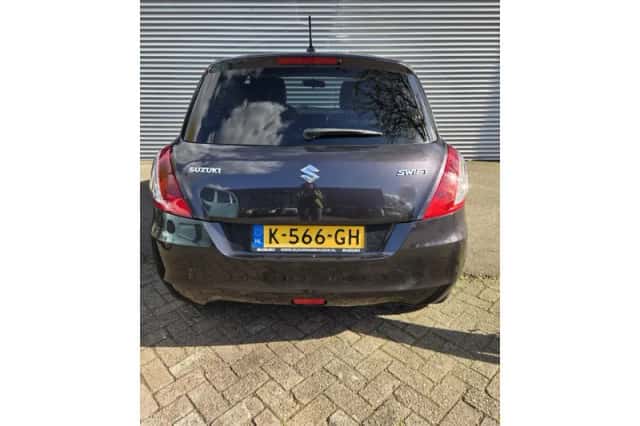 Suzuki Swift (2016) thumbnail 4
