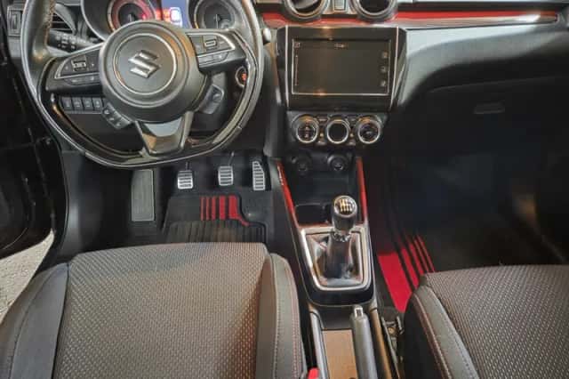 Suzuki Swift (2018) thumbnail 3