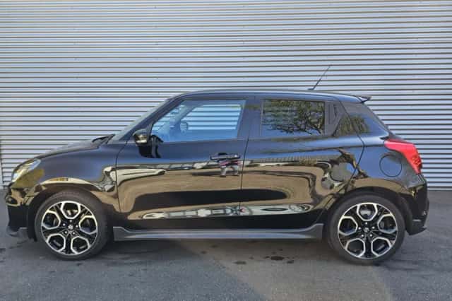 Suzuki Swift (2018) thumbnail 4