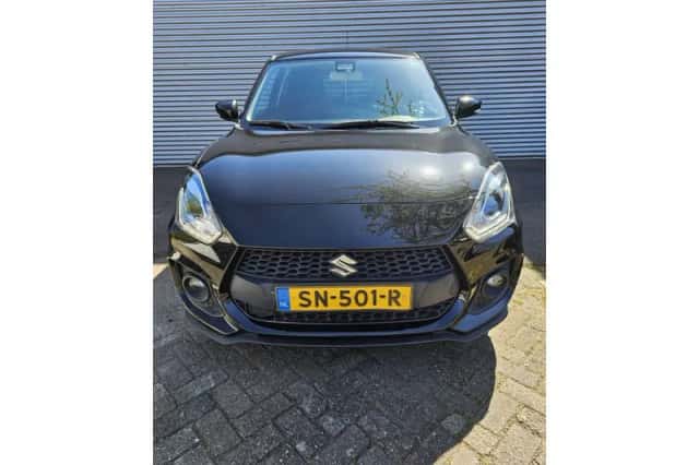 Suzuki Swift (2018) thumbnail 5