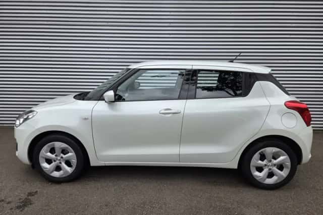 Suzuki Swift (2017) thumbnail 4