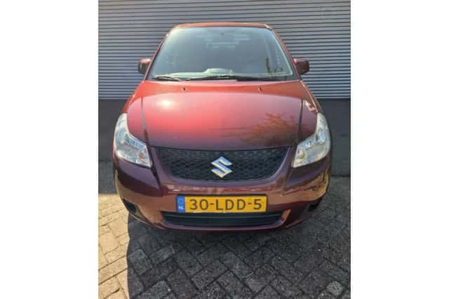 Suzuki SX4 (2010) thumbnail 5