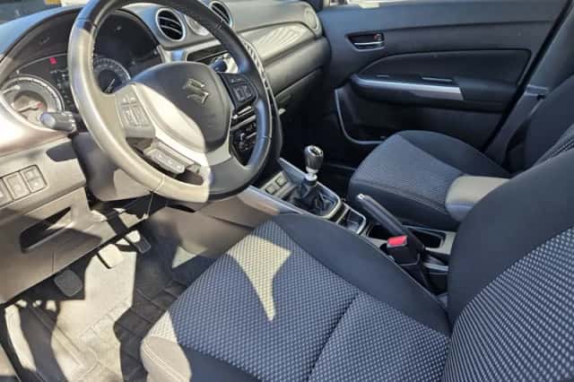 Suzuki Vitara (2021) thumbnail 2