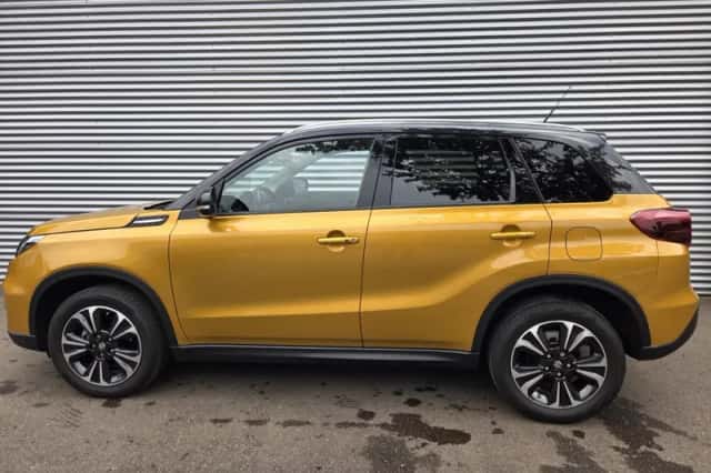Suzuki Vitara (2023) thumbnail 4