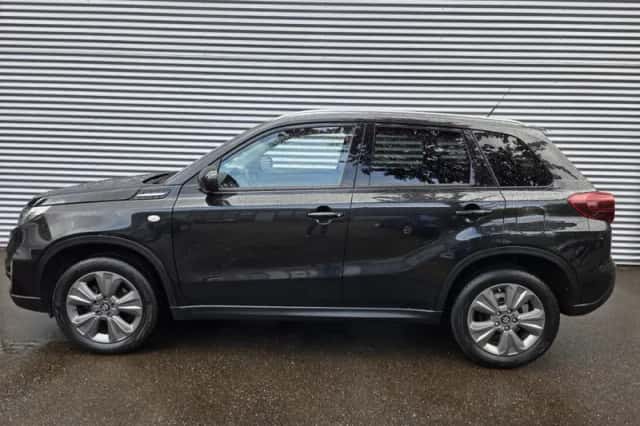 Suzuki Vitara (2023) thumbnail 4